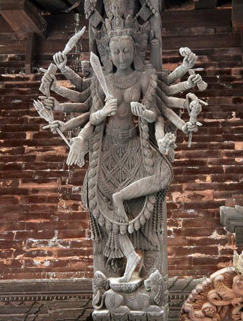 Development of sculpture reached its climax in the malla period. Explain with evidence.