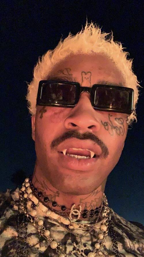 Whos the funniest celebrity?
i think it its lil tracy :)