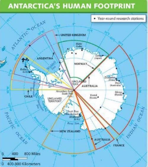 HELP PLEASEEE

According to the map, which oceans surround Antarctica? From what central point do