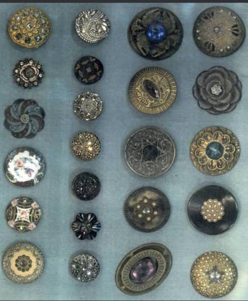 What is the history of sewing button?