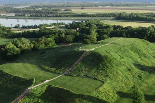 What purpose did mounds serve in mississippian society?